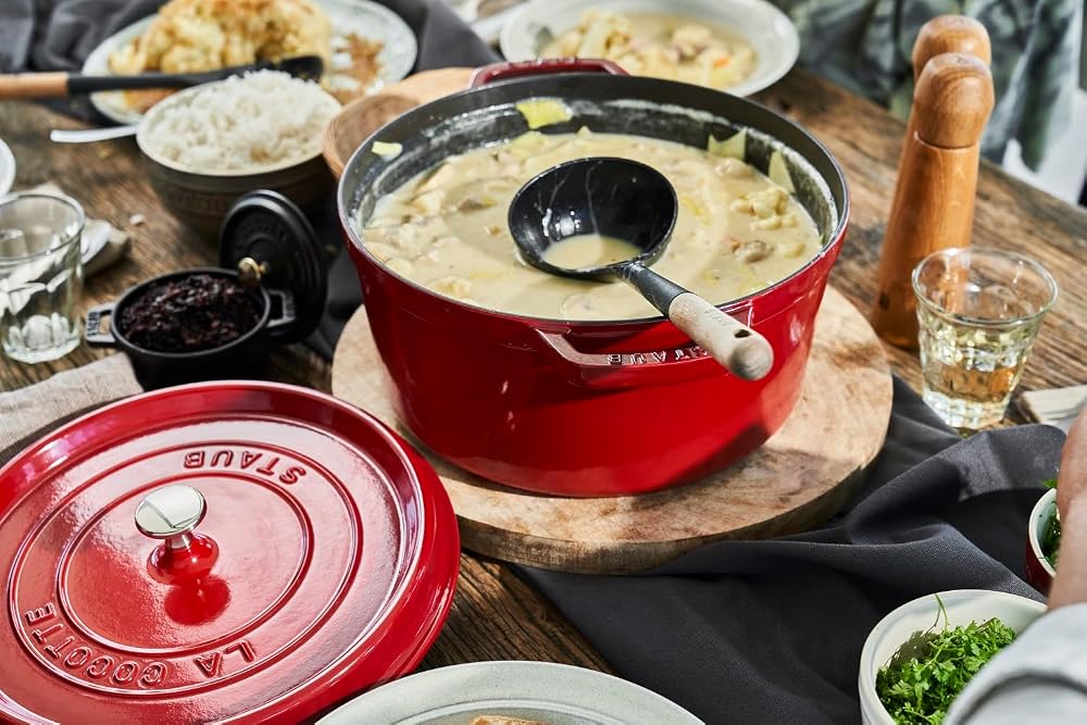 Staub detail close-up